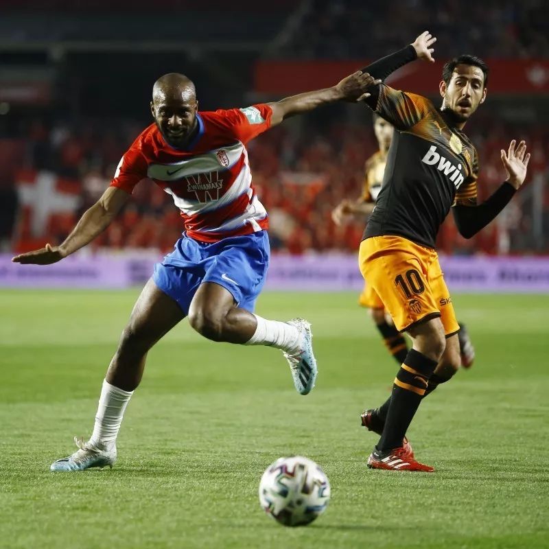 关于从集结日埃因霍温调整名单以备国王杯到亚特兰大围绕意甲再遭质疑，赛前瓦伦西亚备战意甲的信息