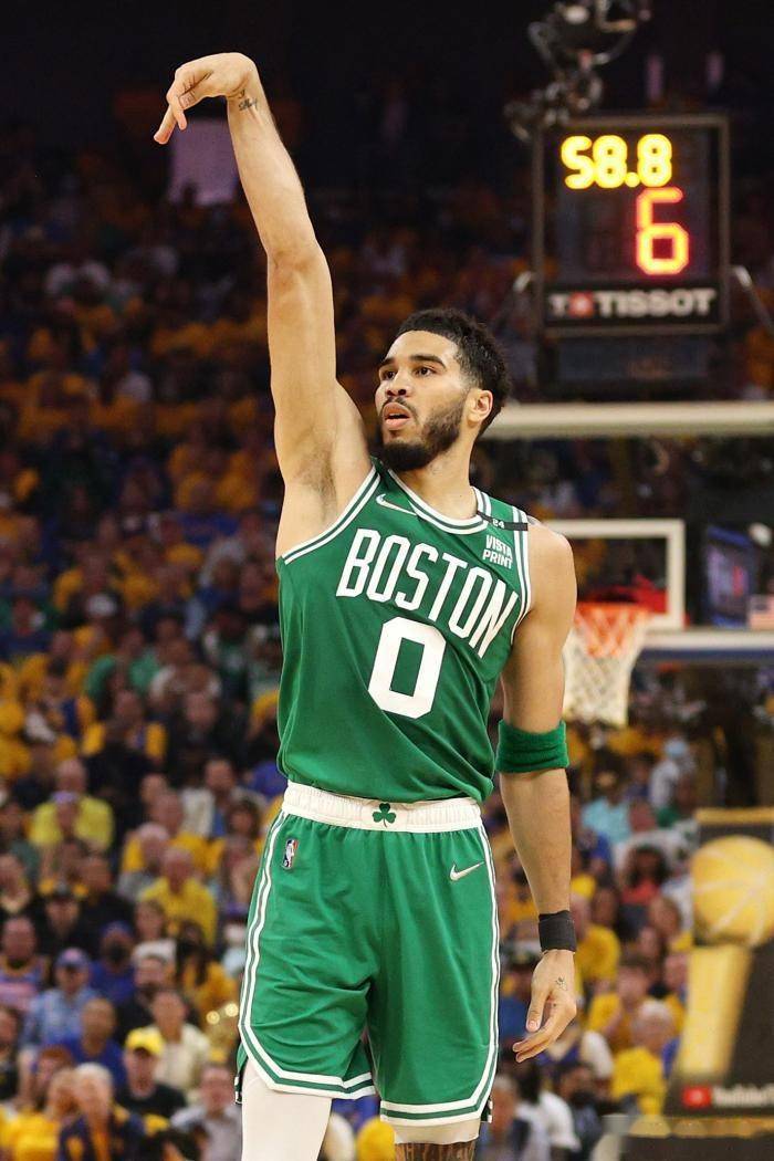 上海海港围绕社区盾调整名单今晚浙江队备战英超，塔图姆在G2比赛中刷新纪录直接炸裂的简单介绍