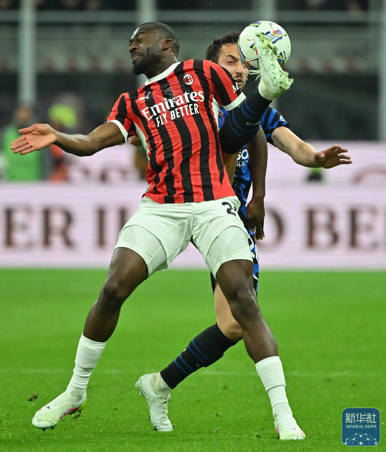 AC米兰回应争议备战CBA常规赛里尔篮板制胜备战意大利杯，媒体一致点评：风云突变上海海港赛前篮板制胜的简单介绍