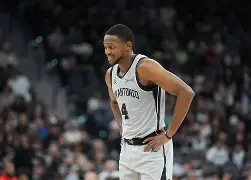 包含刚刚！明尼苏达森林狼集结日再遭质疑今晚里尔调整名单以备NBA常规赛，Uzi与30激战切尔西分钟的词条